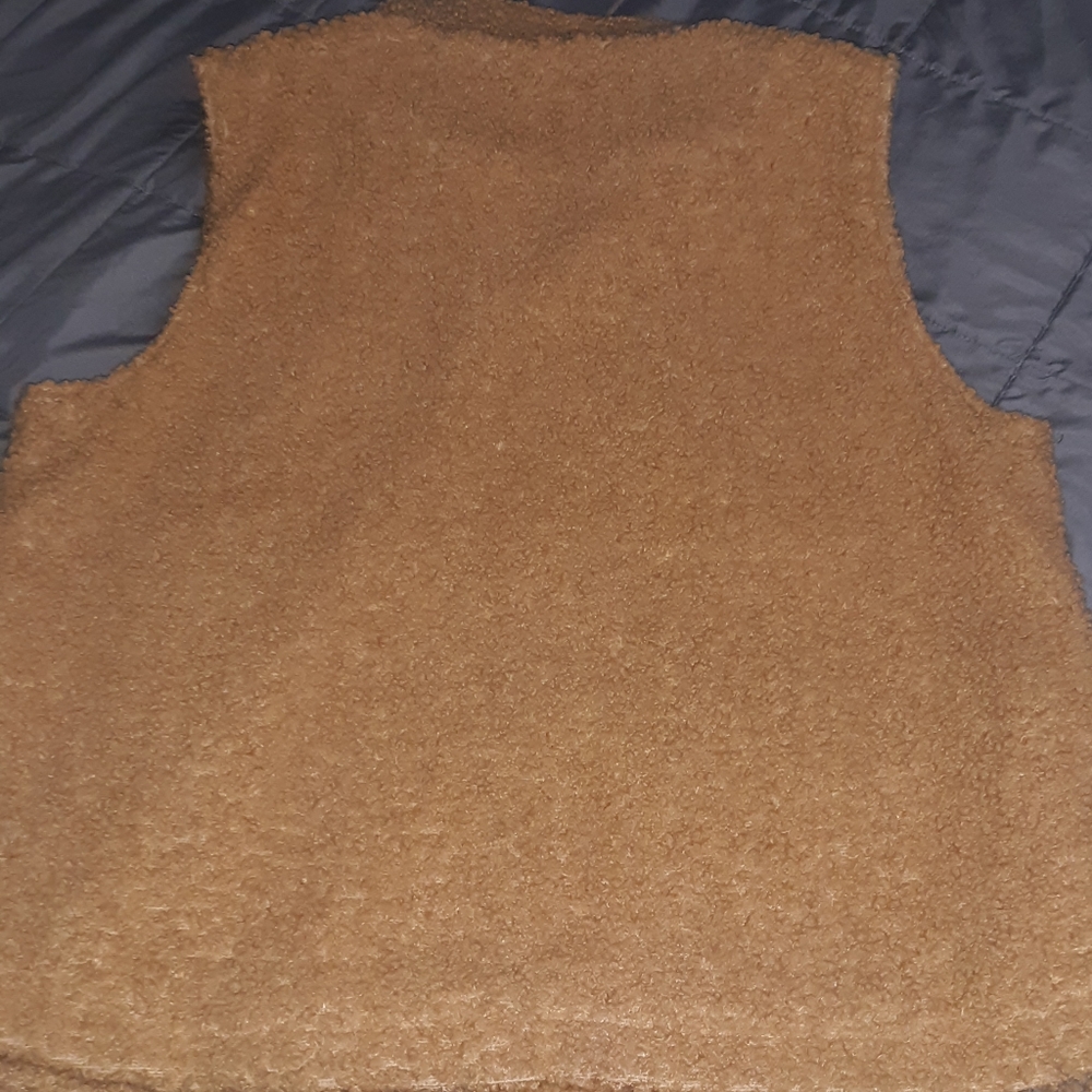 Vest - Picture 3 of 3